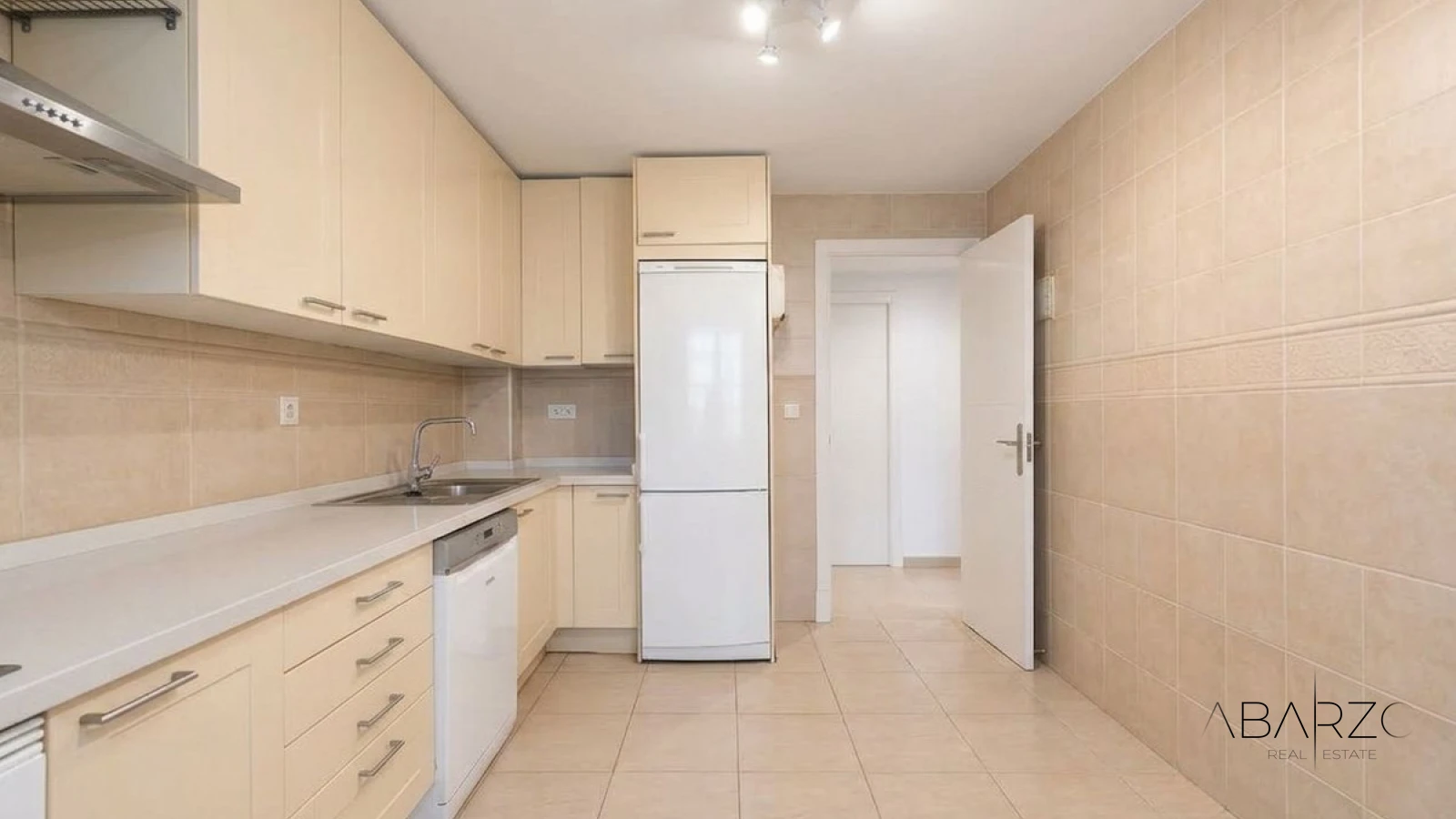 Beachfront Apartment in Las Cañas Beach, Golden Mile, Marbella — interior, Marbella Centro, Marbella (9 of 20)