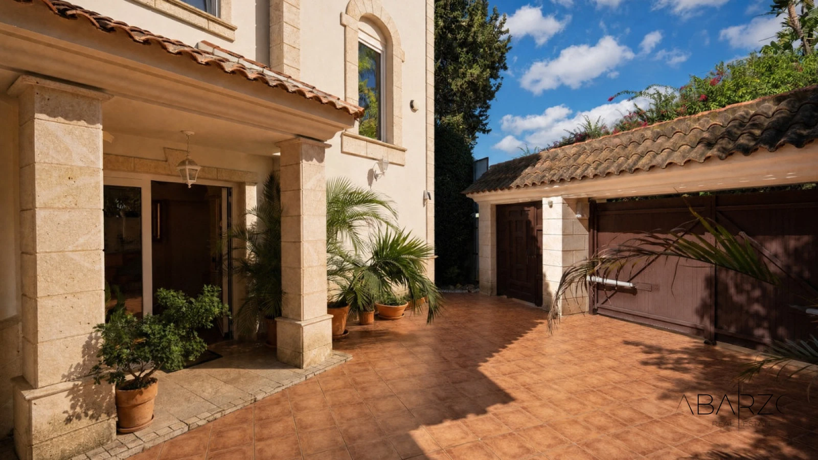 Villa de estilo italiano con vistas al mar y a La Concha en El Rosario, Marbella — interior, Marbella East, Marbella (8 of 49)