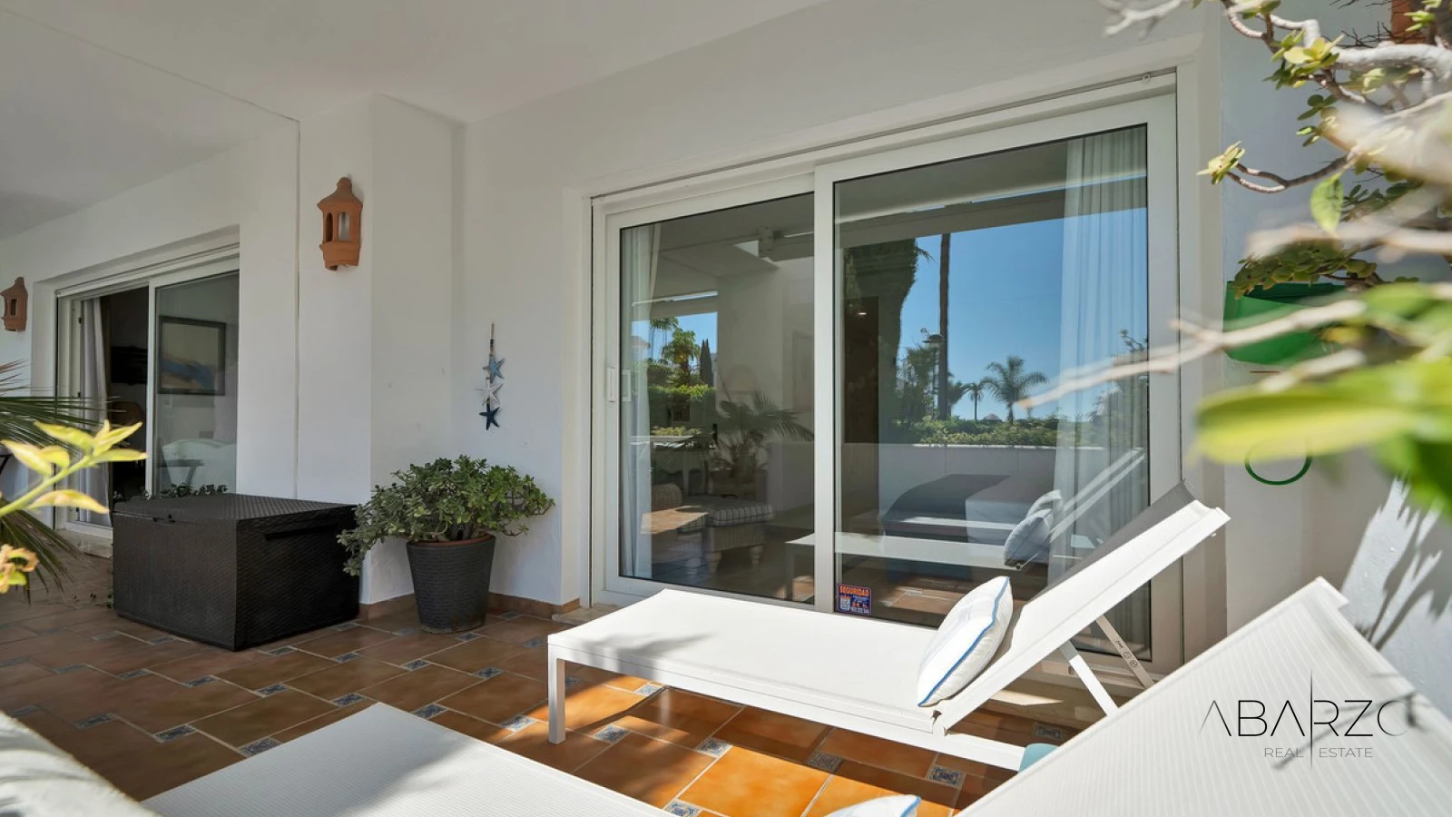 Квартира у моря с частным садом в Los Monteros Palm Beach, Марбелья — interior, Marbella East, Marbella (49 of 49)
