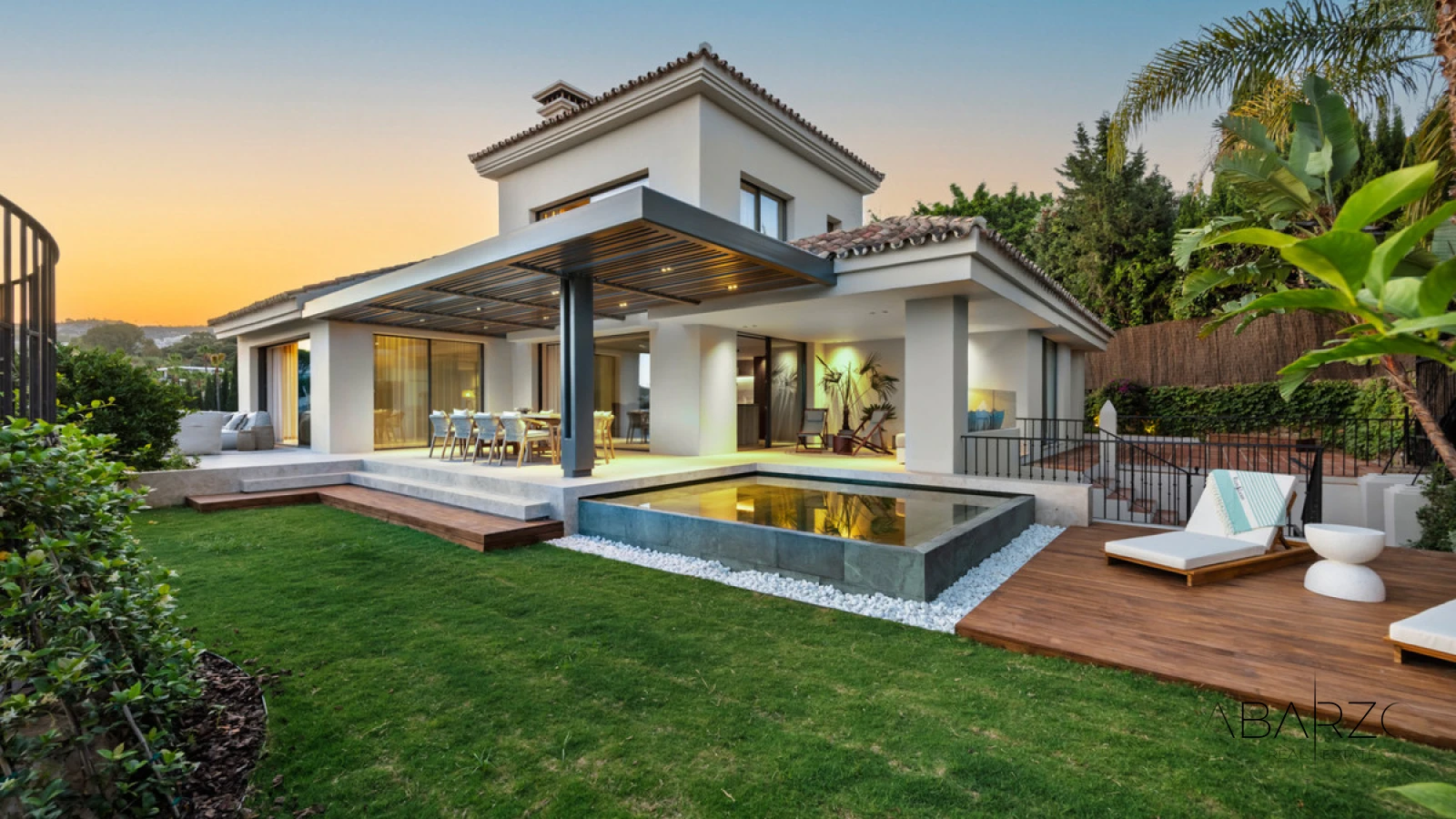 Villa in Nueva Andalucía with Golf Valley Views — luxury property for sale in Nueva Andalucía, Marbella