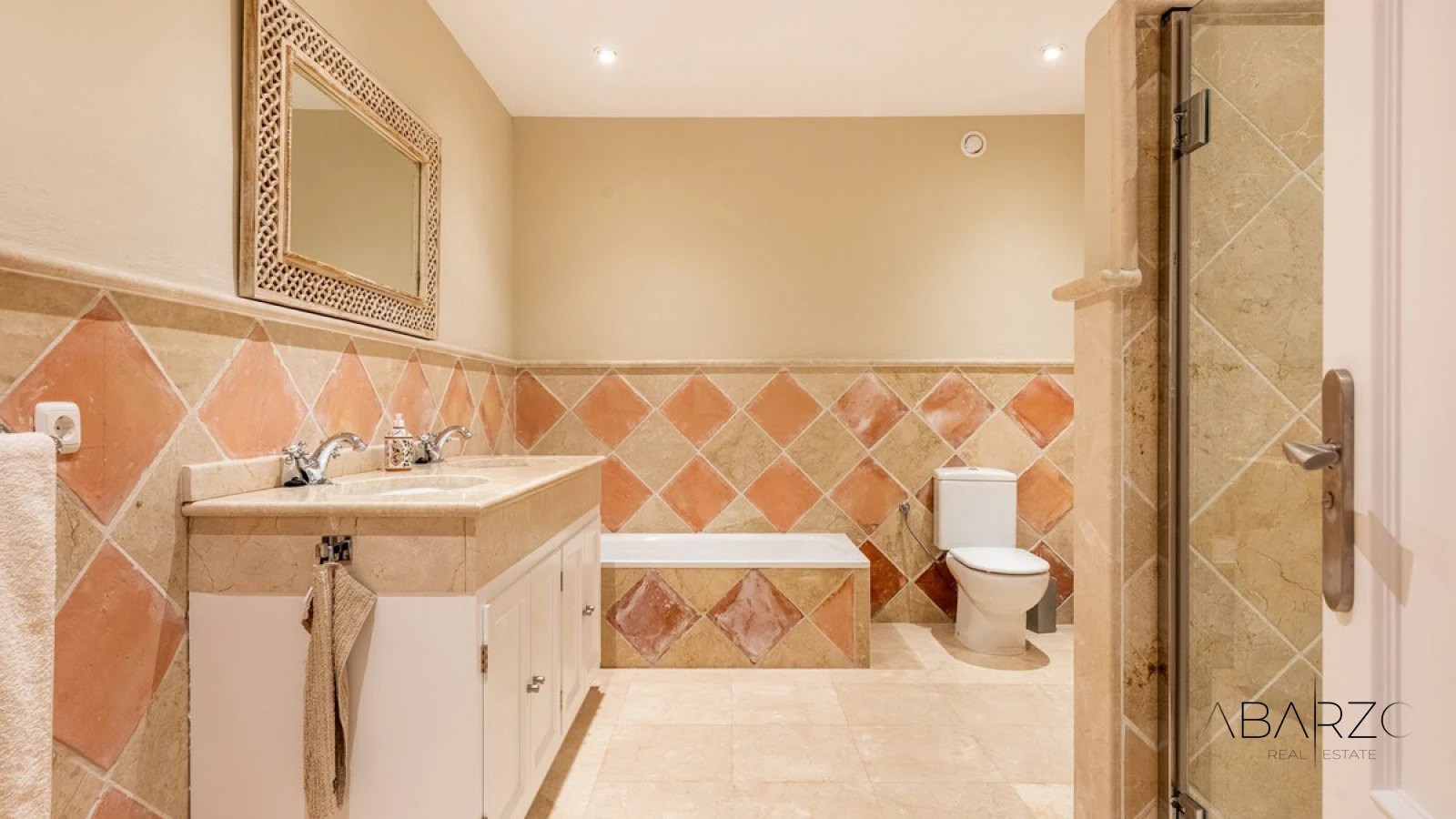 Classic Andalusian Luxury Villa in Marbella's Vega del Colorado with Sea Views — interior, La Quinta, Benahavís (26 of 49)