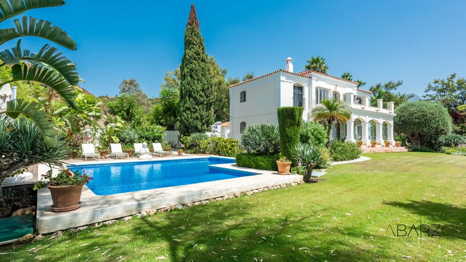 Classic Andalusian Luxury Villa in Marbella's Vega del Colorado with Sea Views — interior, La Quinta, Benahavís (41 of 49)