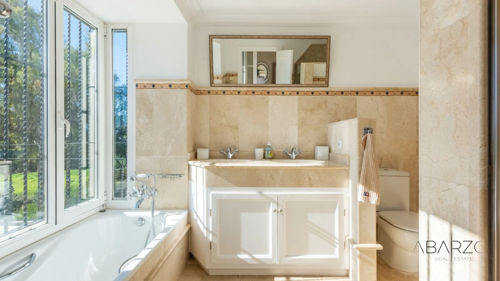 Classic Andalusian Luxury Villa in Marbella's Vega del Colorado with Sea Views — interior, La Quinta, Benahavís (16 of 49)