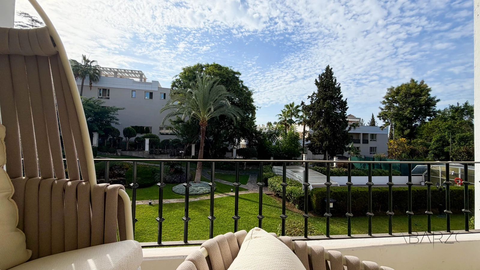 Renovated Duplex in Aloha Gardens, Nueva Andalucía with Two Parking Spaces — interior, Nueva Andalucía, Marbella (16 of 72)
