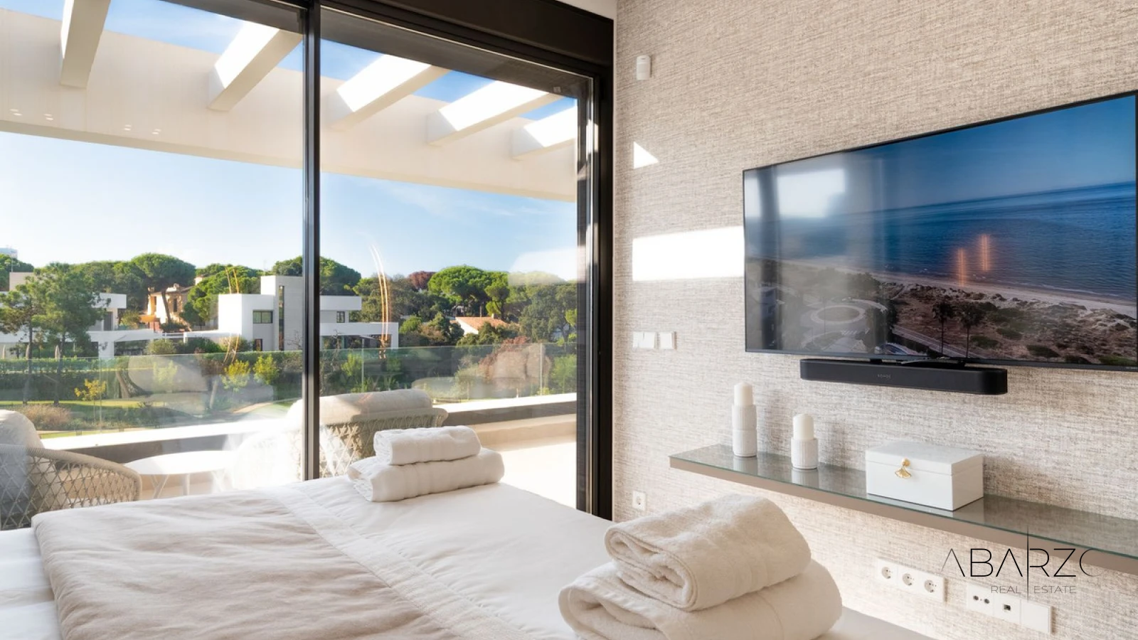 Key Ready Designer Villa in Elviria with Private Heated Pool and Prime Location — interior, Marbella East, Marbella (17 of 49)
