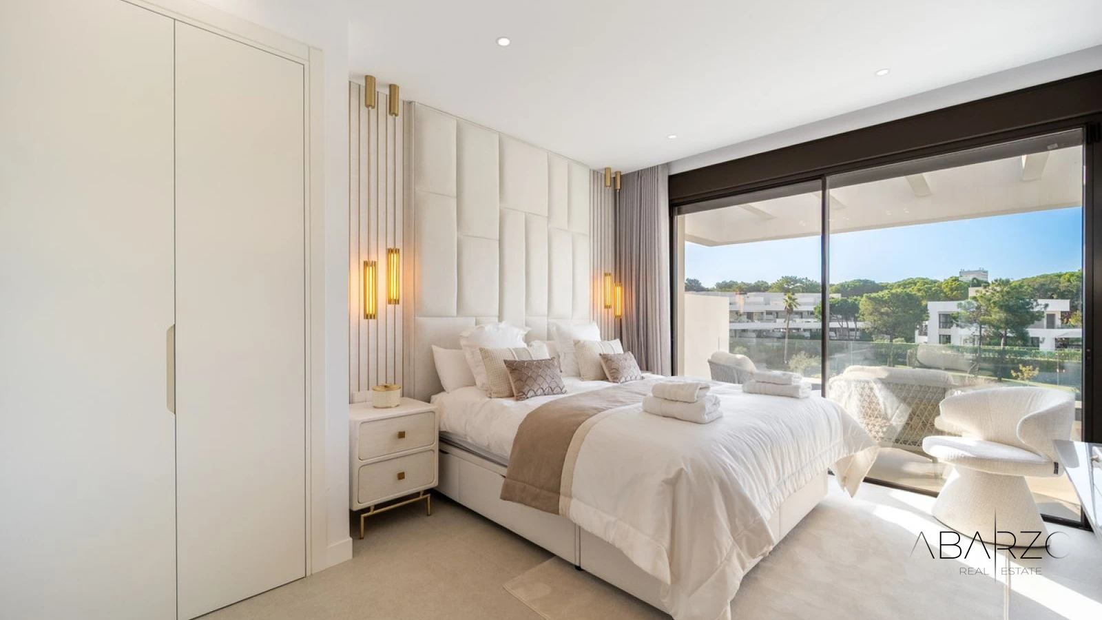 Key Ready Designer Villa in Elviria with Private Heated Pool and Prime Location — interior, Marbella East, Marbella (14 of 49)