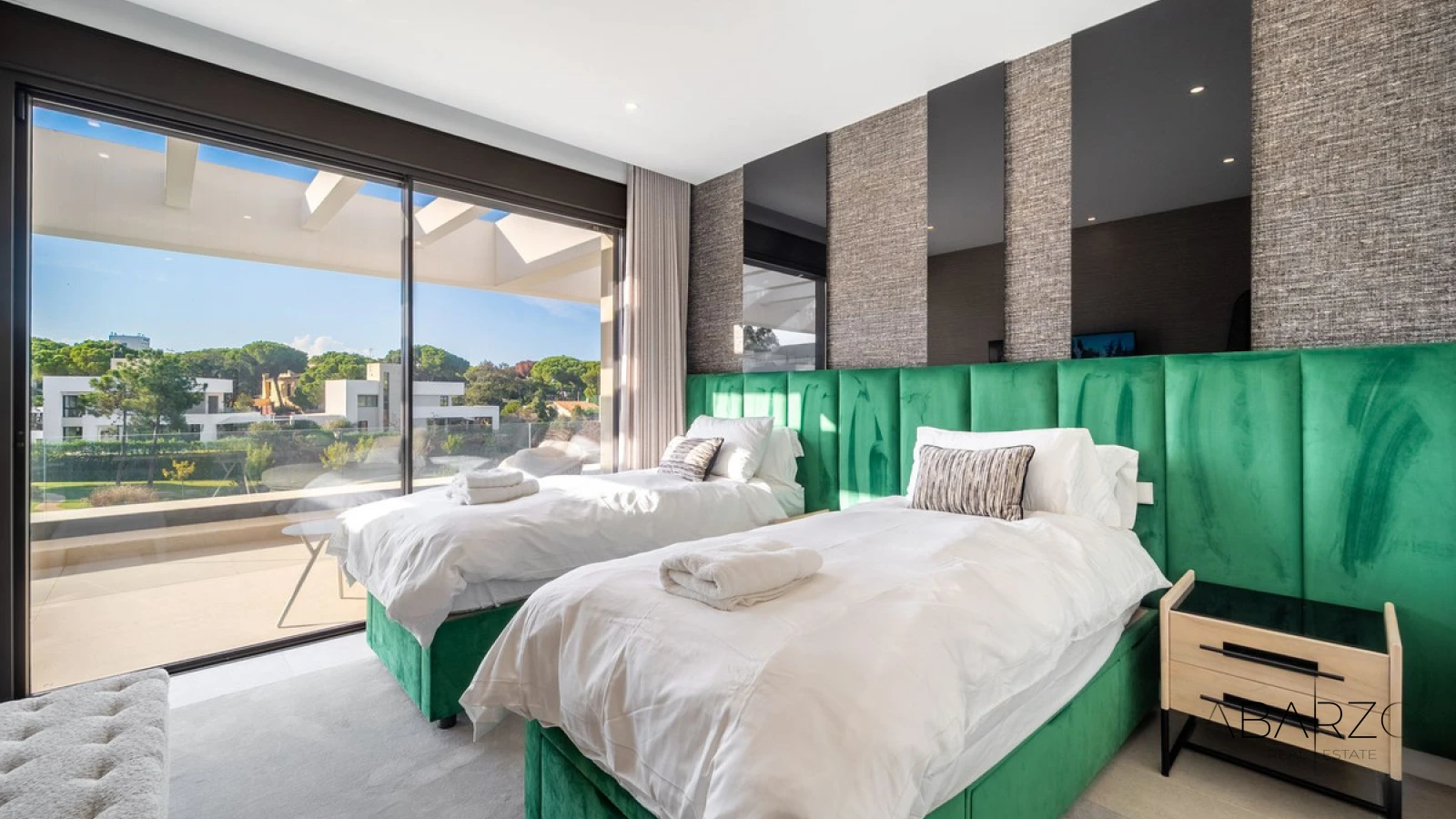 Key Ready Designer Villa in Elviria with Private Heated Pool and Prime Location — interior, Marbella East, Marbella (18 of 49)
