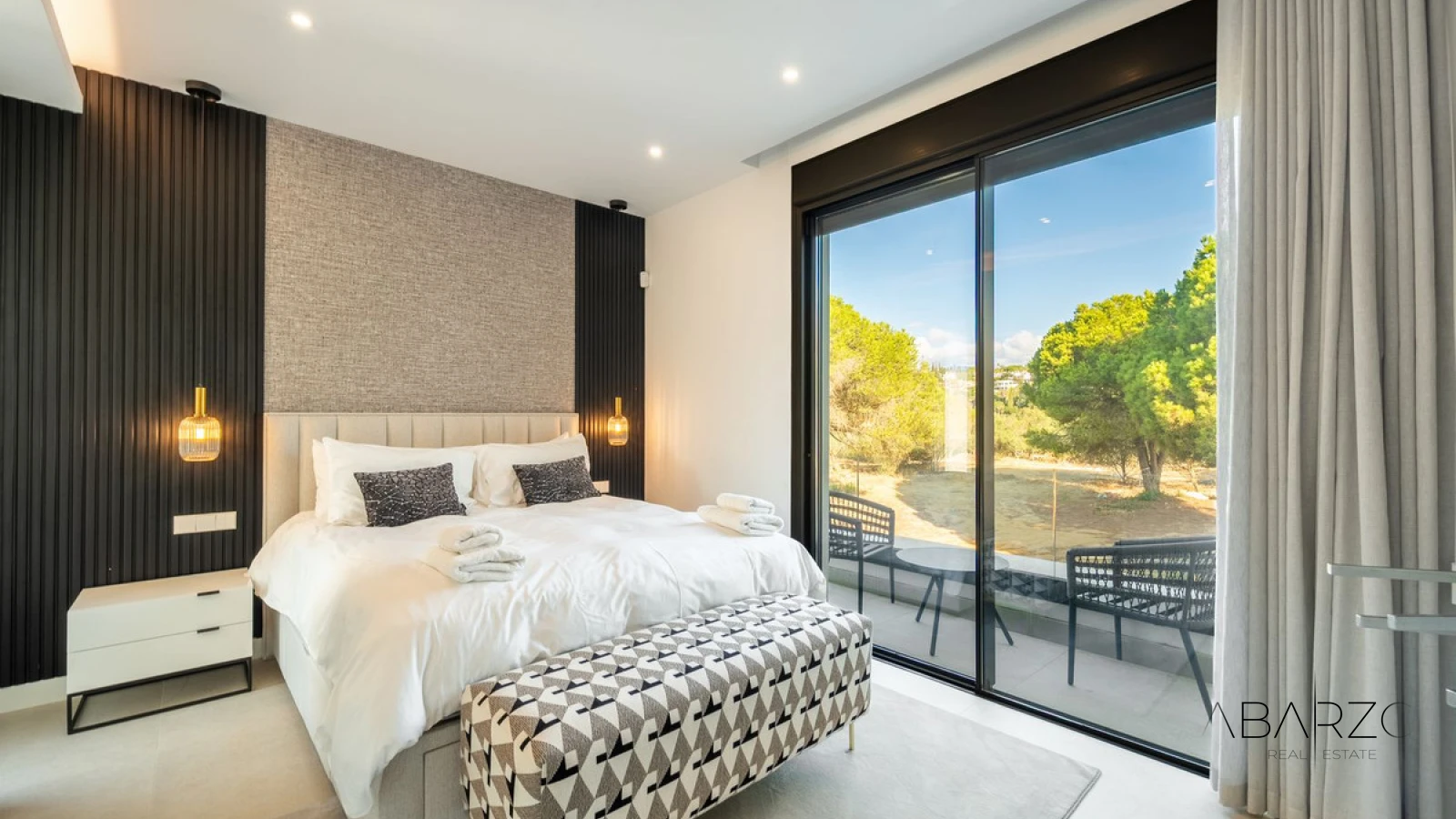 Key Ready Designer Villa in Elviria with Private Heated Pool and Prime Location — interior, Marbella East, Marbella (47 of 49)