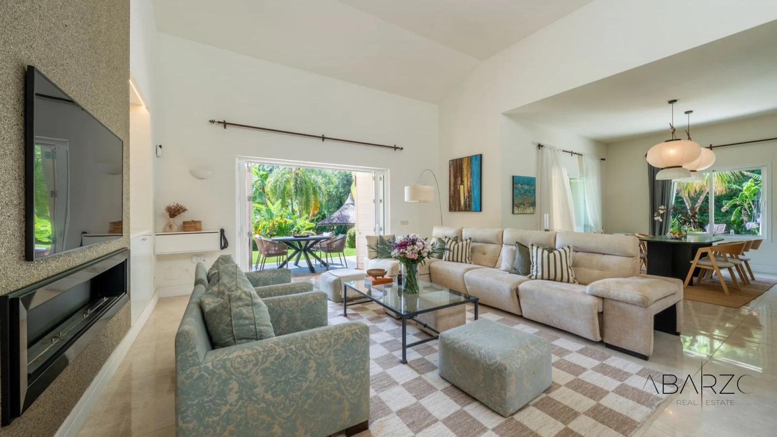 Villa with Garden and Expansion Potential in Los Almendros, Benahavís — interior, Los Arqueros, Benahavís (8 of 27)
