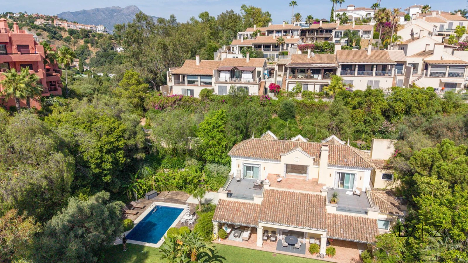Villa with Garden and Expansion Potential in Los Almendros, Benahavís — interior, Los Arqueros, Benahavís (27 of 27)