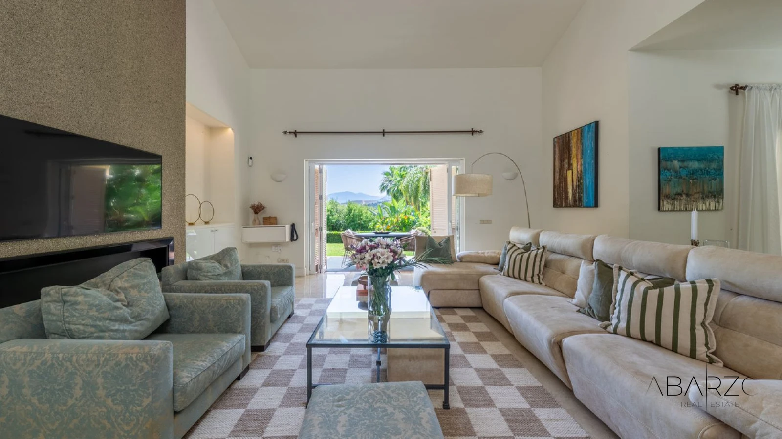 Villa with Garden and Expansion Potential in Los Almendros, Benahavís — interior, Los Arqueros, Benahavís (10 of 27)