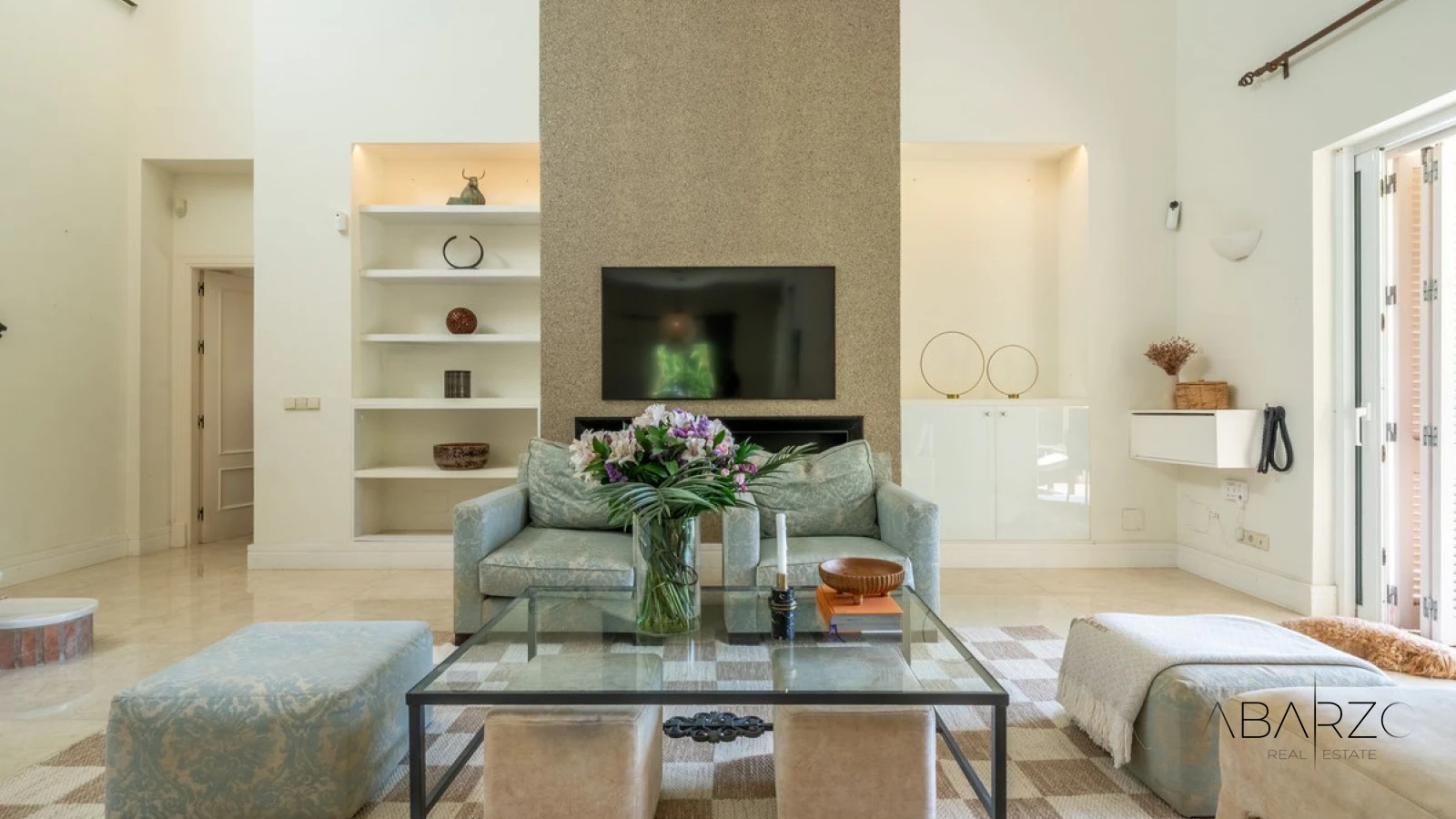 Villa with Garden and Expansion Potential in Los Almendros, Benahavís — interior, Los Arqueros, Benahavís (7 of 27)