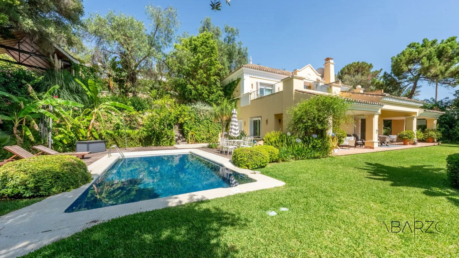 Villa with Garden and Expansion Potential in Los Almendros, Benahavís — interior, Los Arqueros, Benahavís (3 of 27)