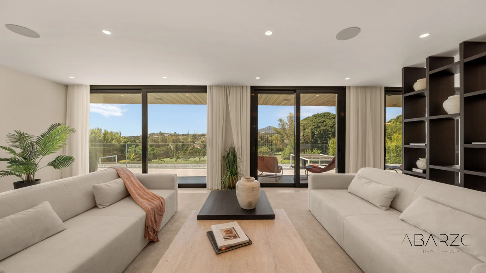 Villa in Nueva Andalucía with Frontline Golf and Infinity Pool — interior, Nueva Andalucía, Marbella (3 of 49)