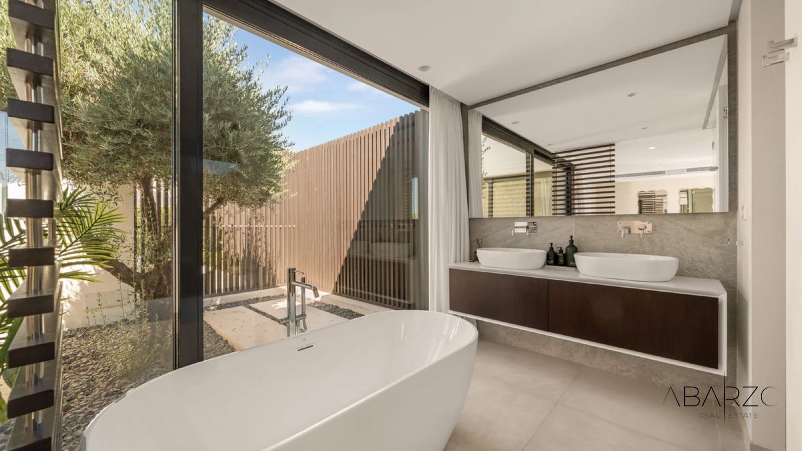 Villa in Nueva Andalucía with Frontline Golf and Infinity Pool — interior, Nueva Andalucía, Marbella (21 of 49)
