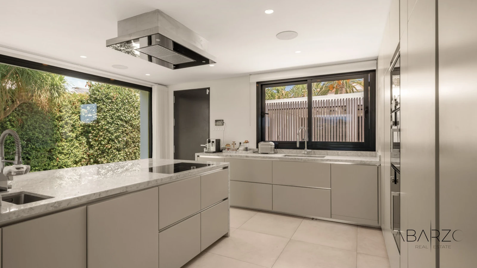 Villa in Nueva Andalucía with Frontline Golf and Infinity Pool — interior, Nueva Andalucía, Marbella (10 of 49)