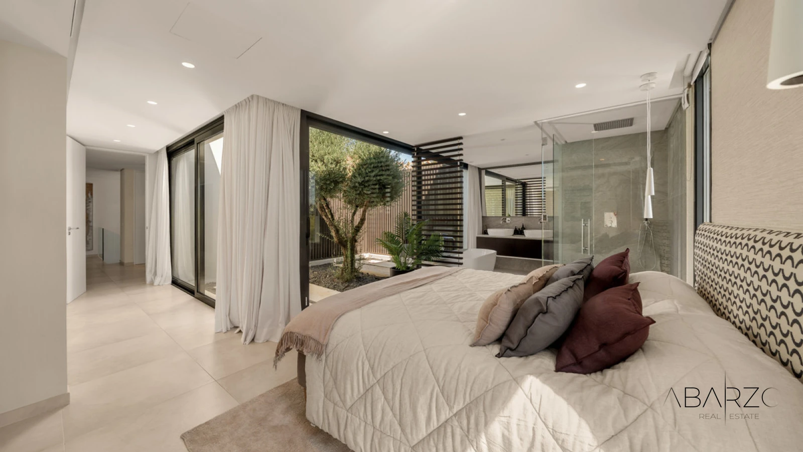 Villa in Nueva Andalucía with Frontline Golf and Infinity Pool — interior, Nueva Andalucía, Marbella (20 of 49)