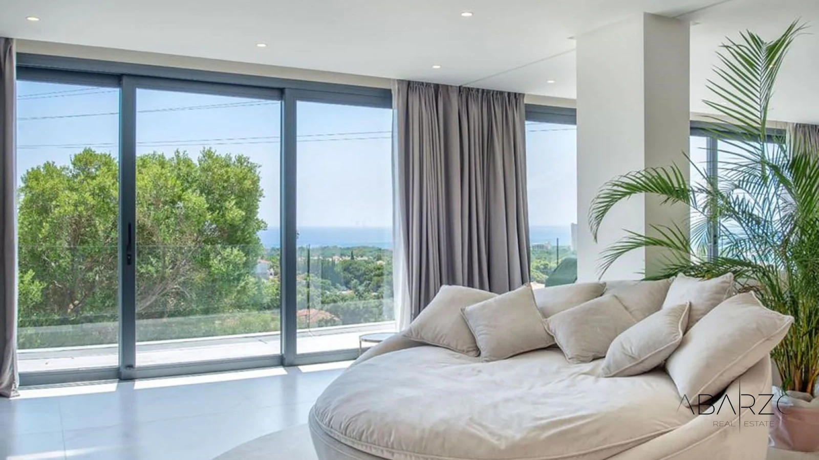 Luxurious Villa with Panoramic Views in Elviria, Marbella — interior, Marbella East, Marbella (8 of 30)