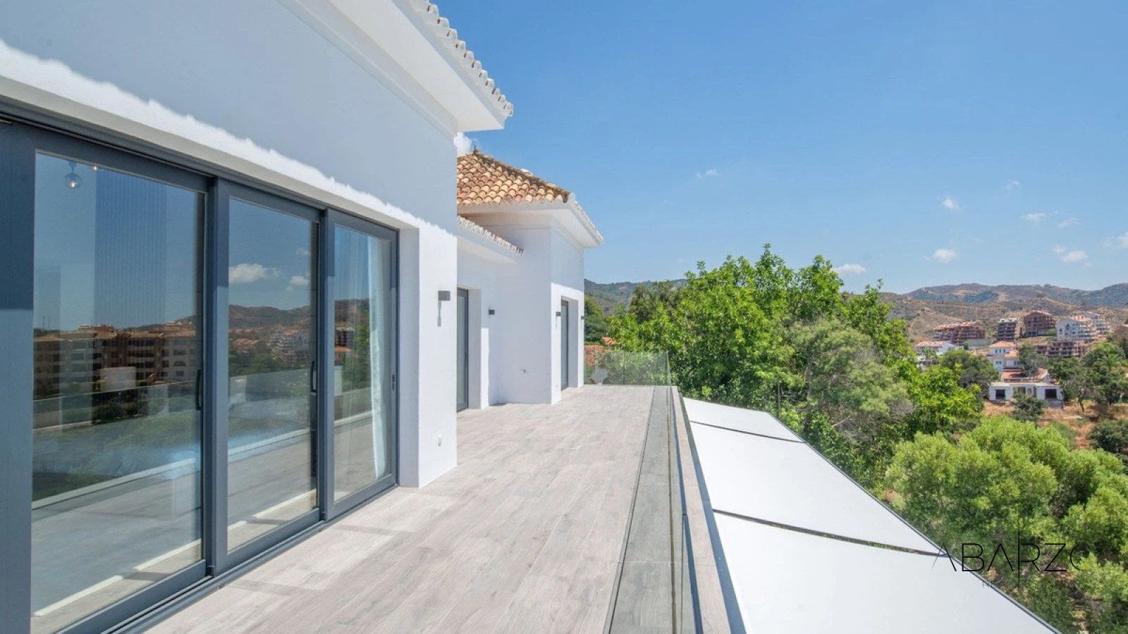 Luxurious Villa with Panoramic Views in Elviria, Marbella — interior, Marbella East, Marbella (26 of 30)