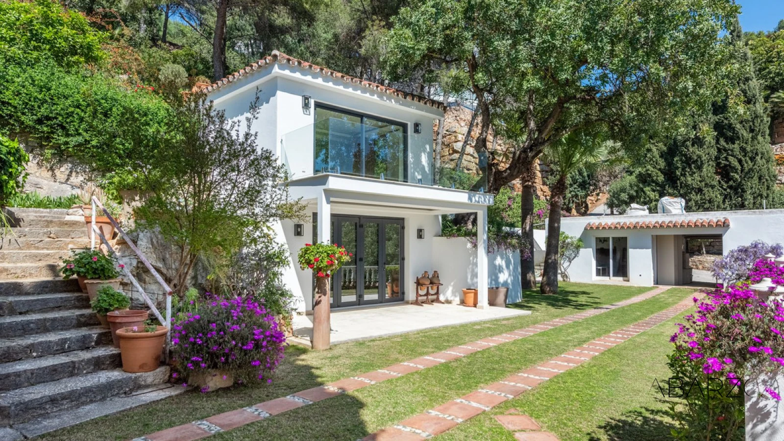 Exceptional 5-Bedroom Villa with Panoramic Sea Views in Marbella's La Montua — interior, Marbella (16 of 21)