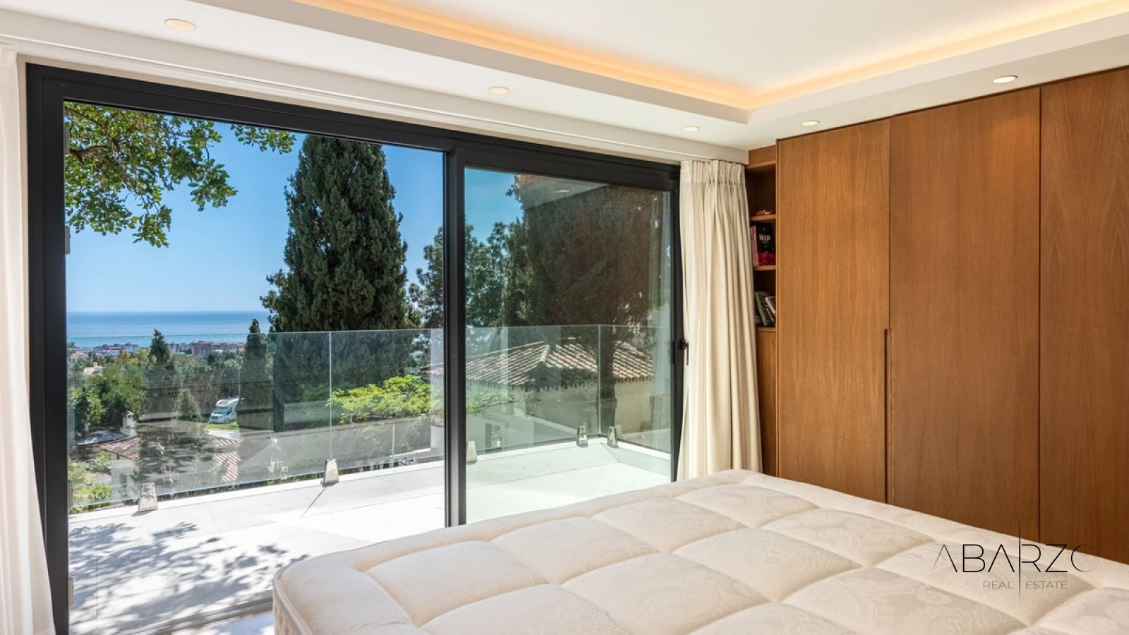 Exceptional 5-Bedroom Villa with Panoramic Sea Views in Marbella's La Montua — interior, Marbella (17 of 21)