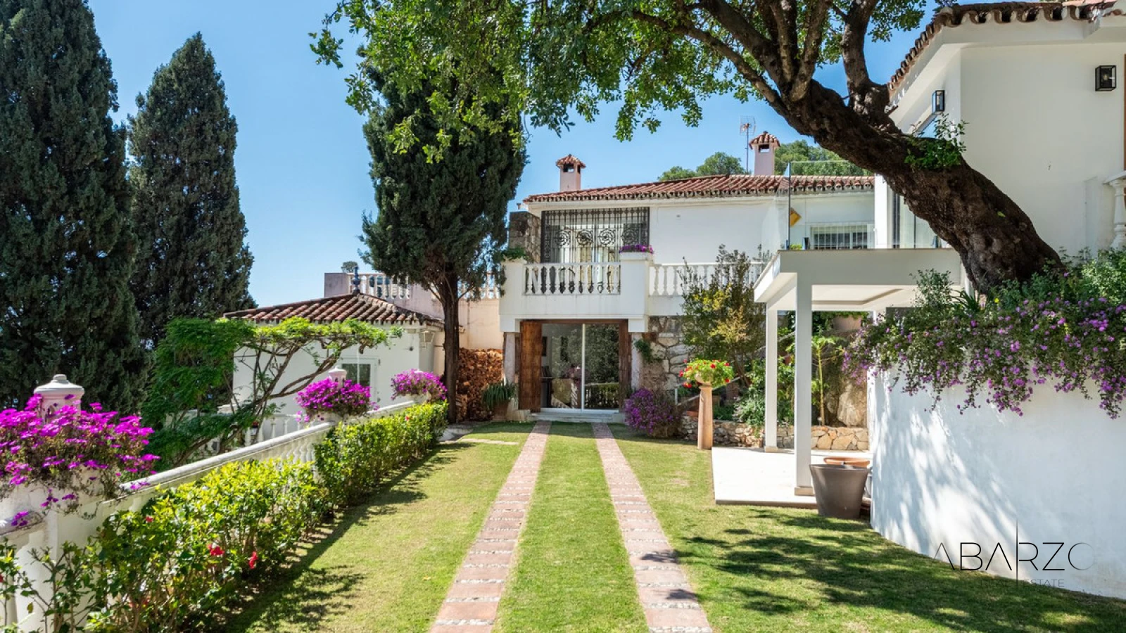 Exceptional 5-Bedroom Villa with Panoramic Sea Views in Marbella's La Montua — interior, Marbella (15 of 21)
