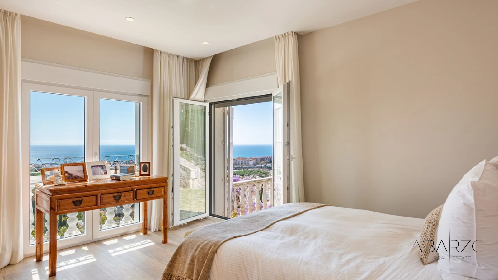 Exceptional 5-Bedroom Villa with Panoramic Sea Views in Marbella's La Montua — interior, Marbella (7 of 21)