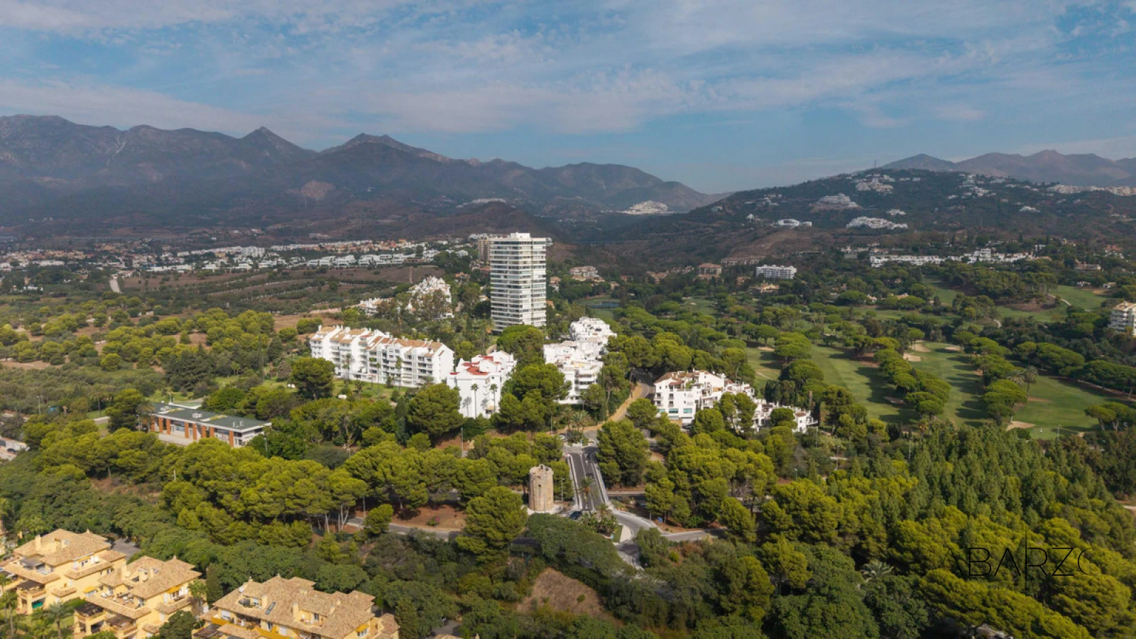 Three-Bedroom Apartment in a Garden Setting, Río Real, Marbella — interior, Marbella East, Marbella (26 of 30)