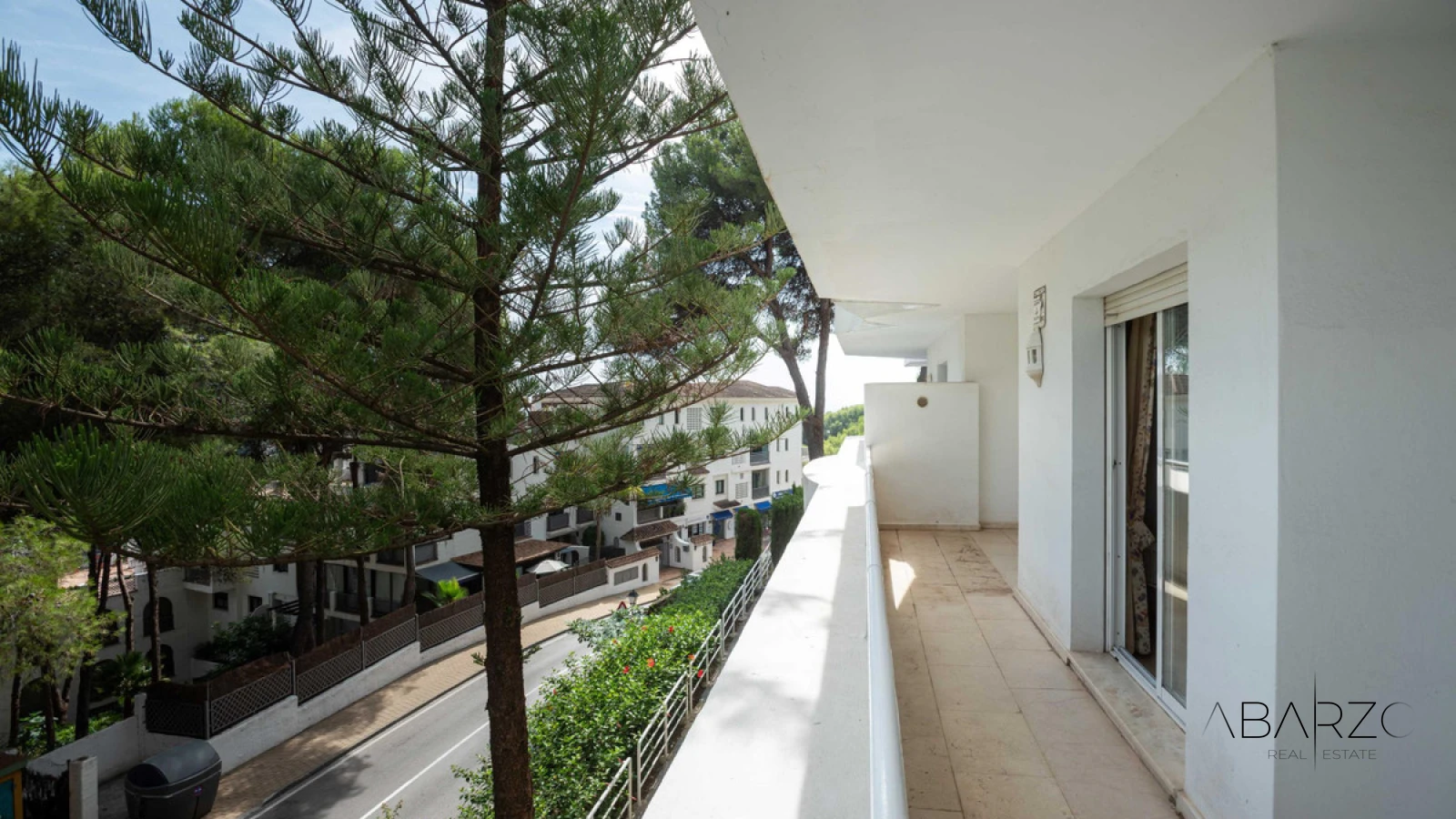Three-Bedroom Apartment in a Garden Setting, Río Real, Marbella — interior, Marbella East, Marbella (11 of 30)
