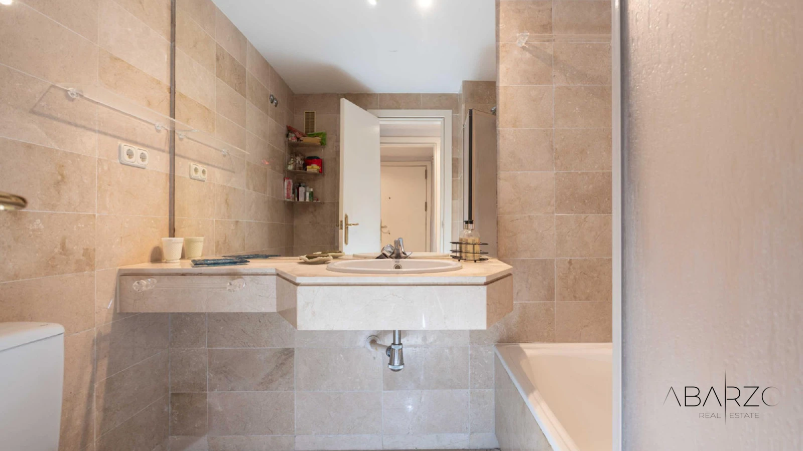 Three-Bedroom Apartment in a Garden Setting, Río Real, Marbella — interior, Marbella East, Marbella (18 of 30)