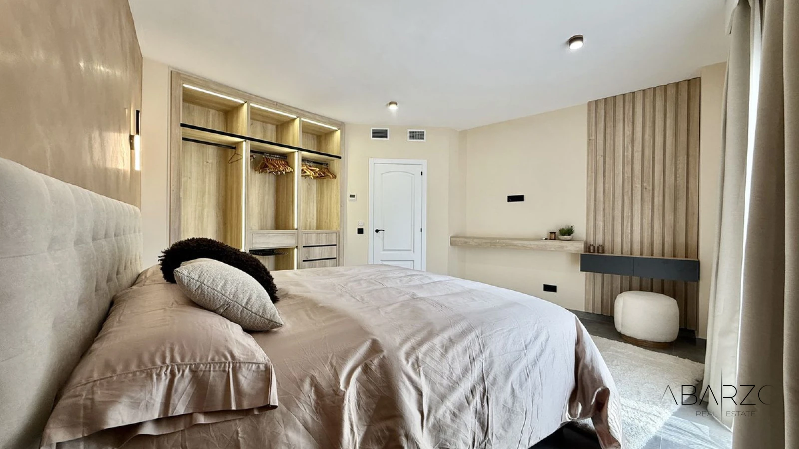 Renoviertes Ein-Zimmer-Apartment, erste Strandlinie, Puerto Banús, Marbella — interior, Puerto Banús, Marbella (4 of 28)