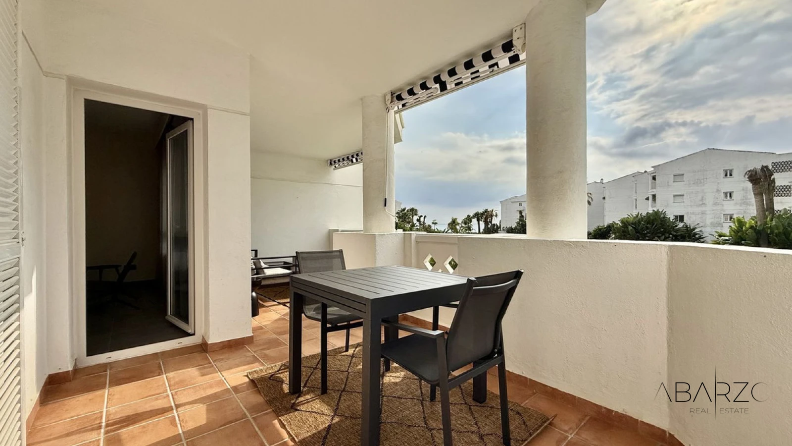 Renoviertes Ein-Zimmer-Apartment, erste Strandlinie, Puerto Banús, Marbella — interior, Puerto Banús, Marbella (16 of 28)