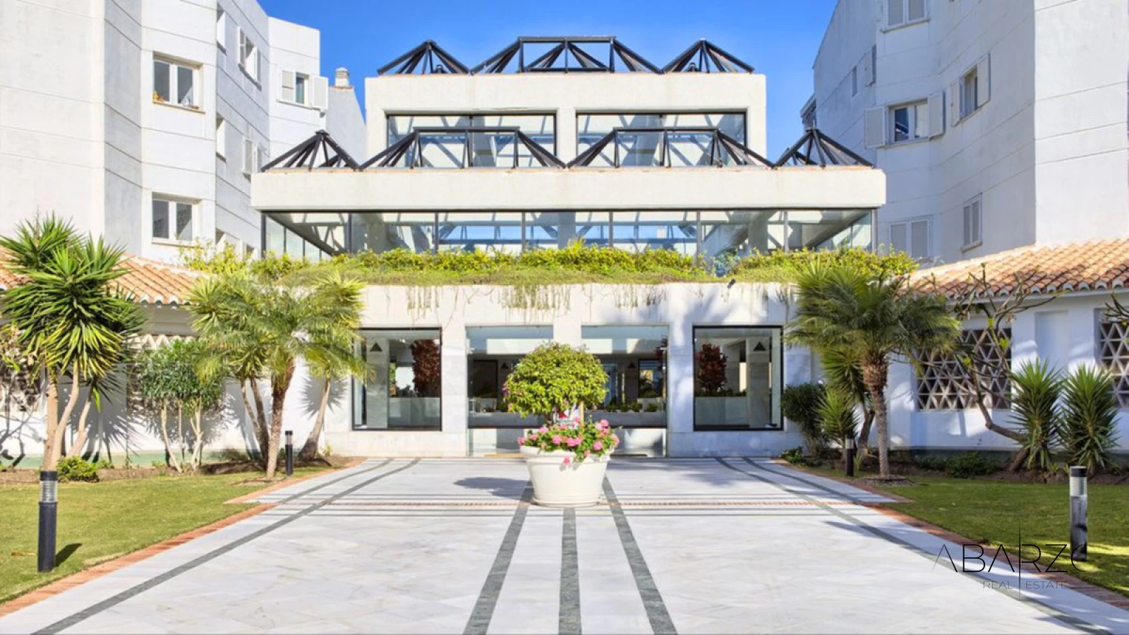 Renoviertes Ein-Zimmer-Apartment, erste Strandlinie, Puerto Banús, Marbella — interior, Puerto Banús, Marbella (26 of 28)