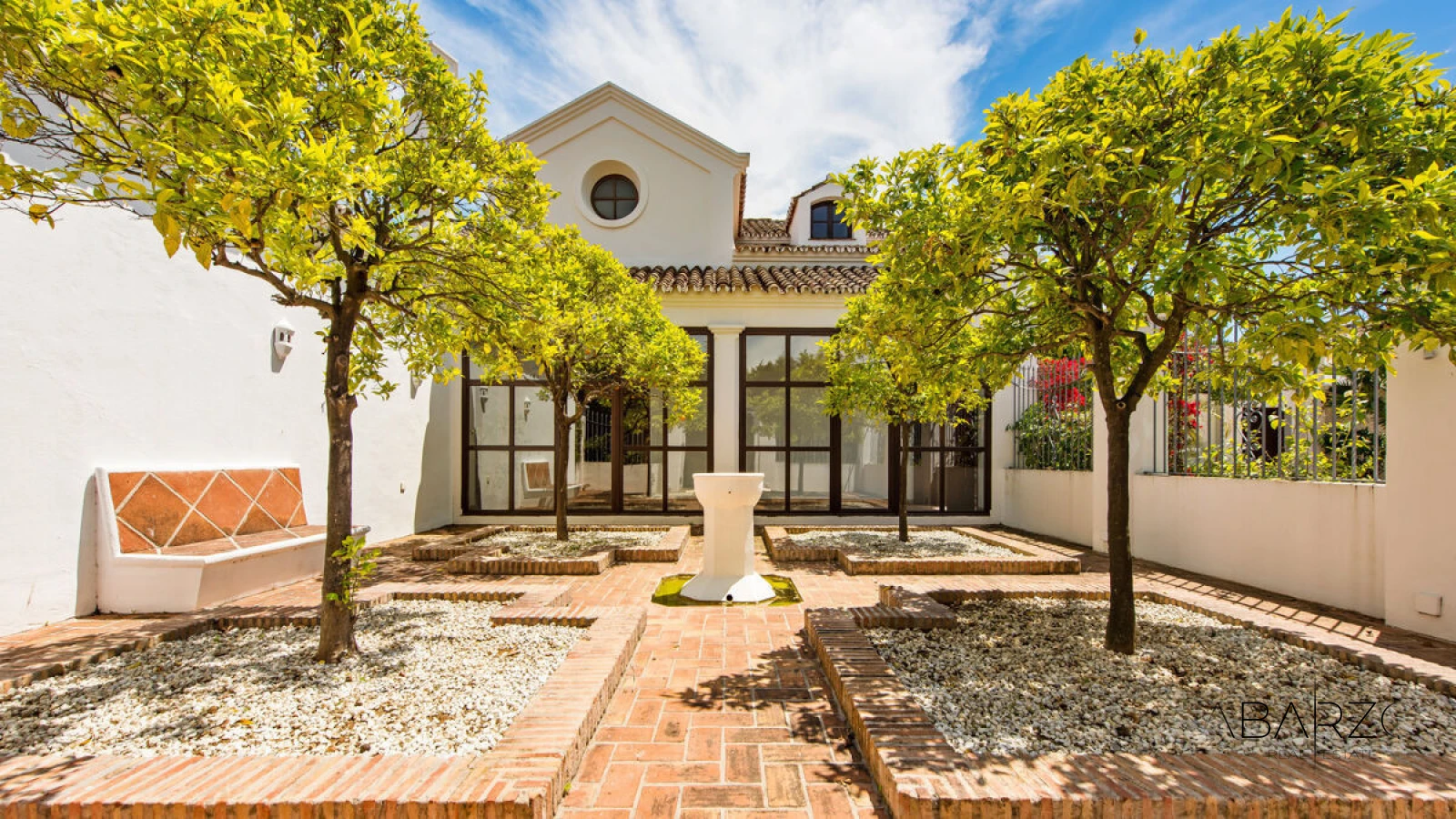 Villa im Cortijo-Stil in Strandnähe, Guadalmina Baja, Marbella — interior, Guadalmina Baja, San Pedro de Alcántara (3 of 19)