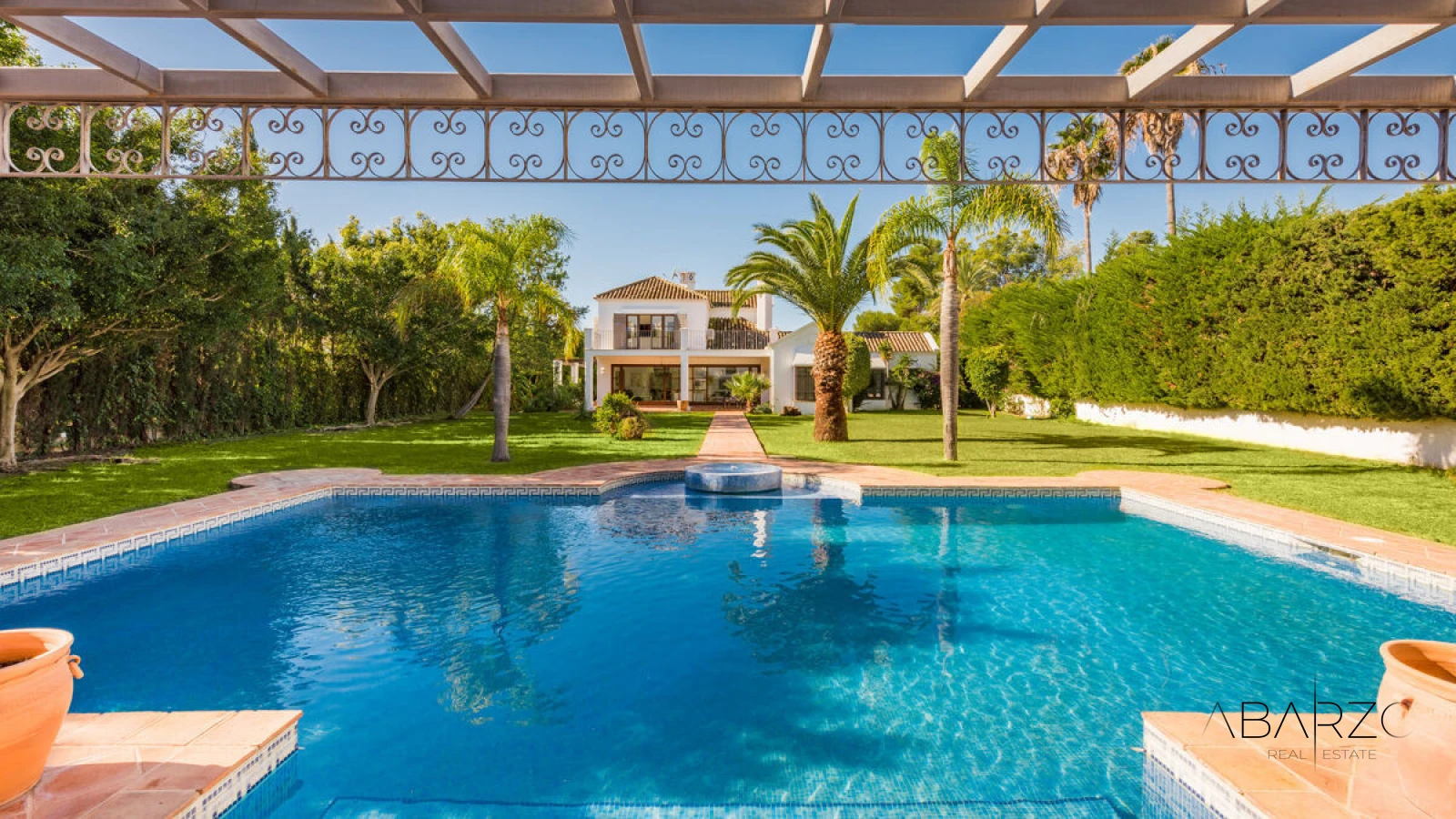 Villa im Cortijo-Stil in Strandnähe, Guadalmina Baja, Marbella — interior, Guadalmina Baja, San Pedro de Alcántara (2 of 19)