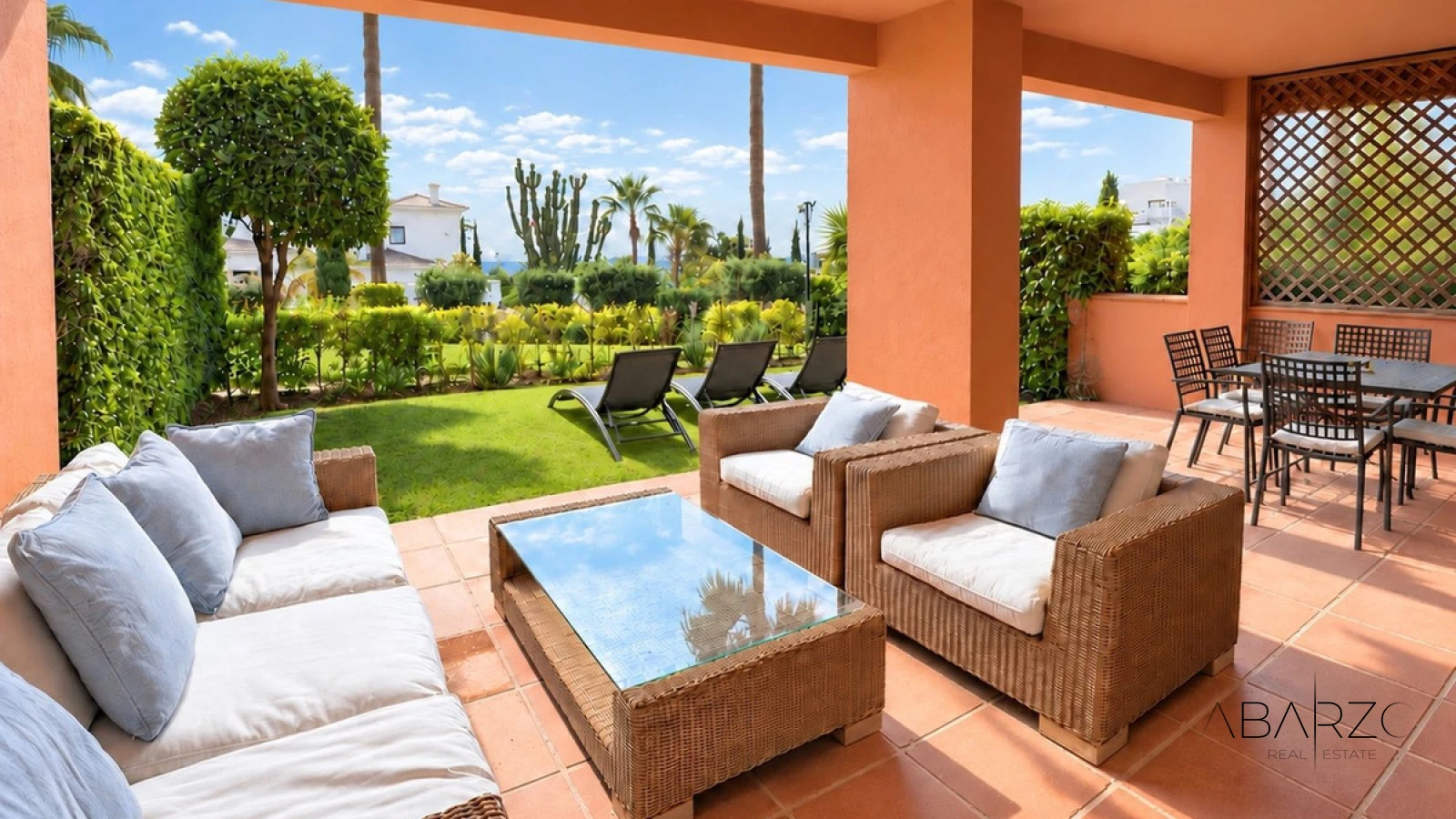 Planta baja con jardín en Royal Flamingos, Benahavís — luxury property for sale in Los Flamingos, Benahavís