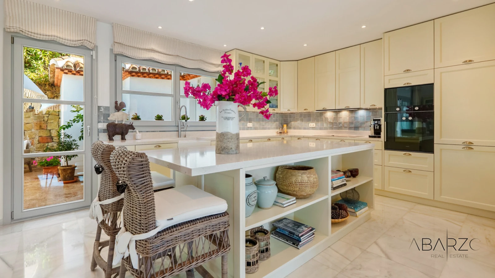Одноуровневая средиземноморская вилла в Сьерра Бланка, Марбелья — interior, Golden Mile, Marbella (13 of 49)