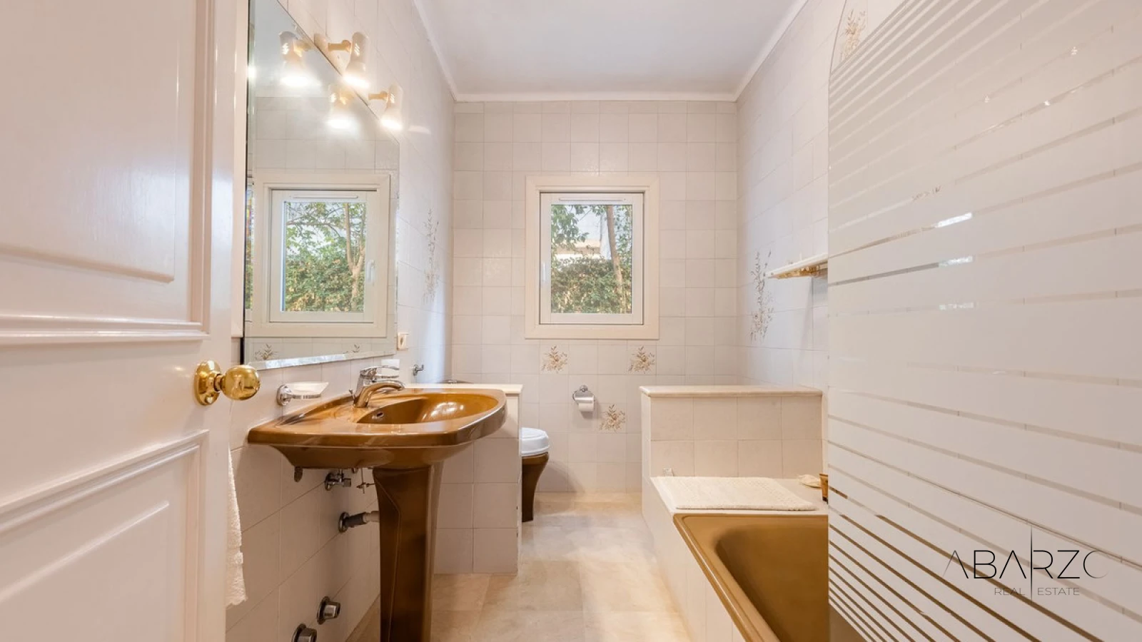 Вилла у моря с потенциалом реновации в Параисо Барональ, Эстепона — interior, New Golden Mile, Estepona (25 of 36)
