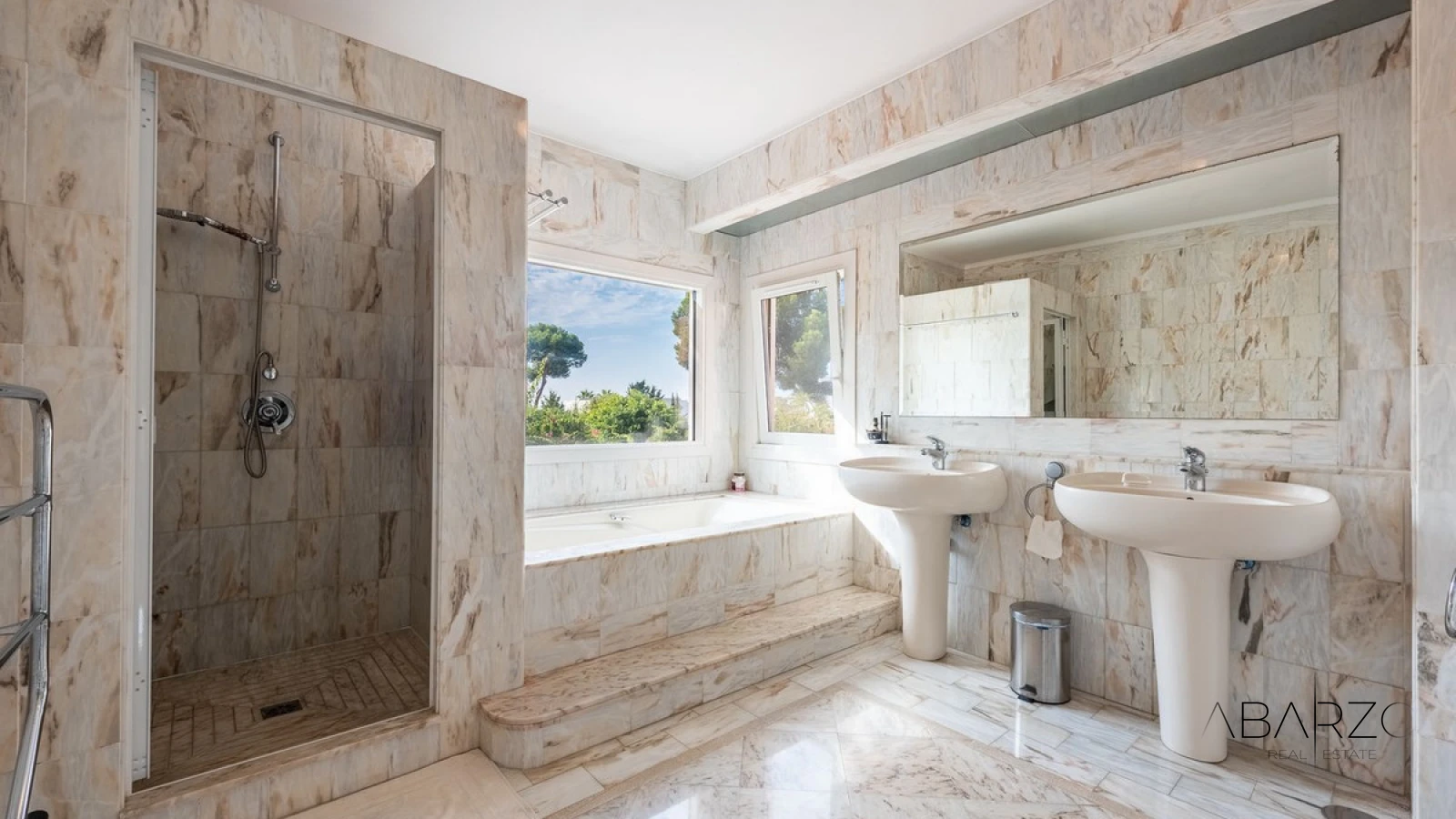 Вилла у моря с потенциалом реновации в Параисо Барональ, Эстепона — interior, New Golden Mile, Estepona (16 of 36)
