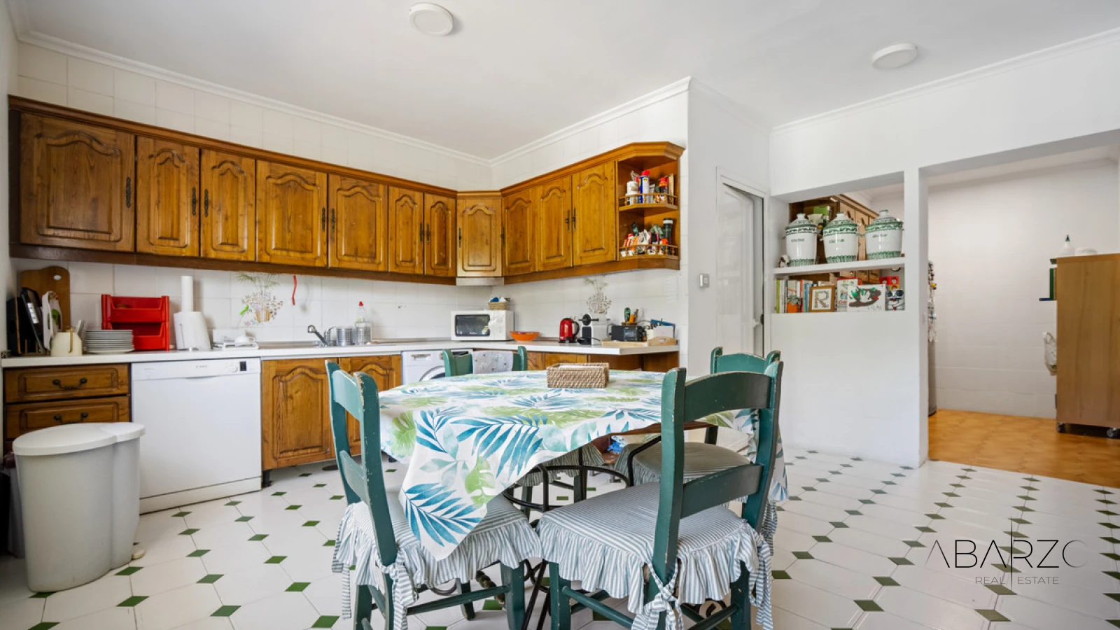 Andalusian Villa with Renovation Potential in La Merced, Marbella — interior, Marbella Centro, Marbella (13 of 23)