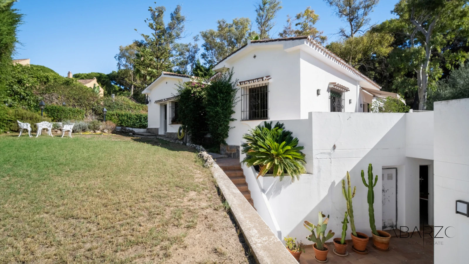 Andalusian Villa with Renovation Potential in La Merced, Marbella — interior, Marbella Centro, Marbella (19 of 23)
