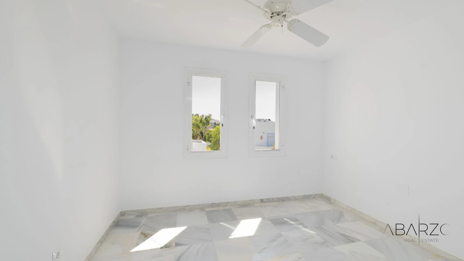 Freistehende Villa in Gehweite zu Puerto Banús, Marbella — interior, Puerto Banús, Marbella (33 of 38)