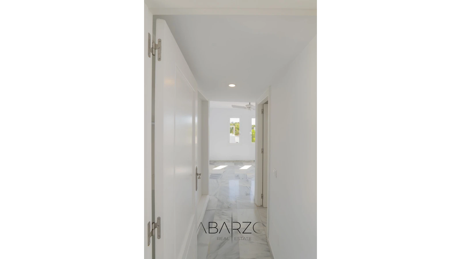 Freistehende Villa in Gehweite zu Puerto Banús, Marbella — interior, Puerto Banús, Marbella (22 of 38)