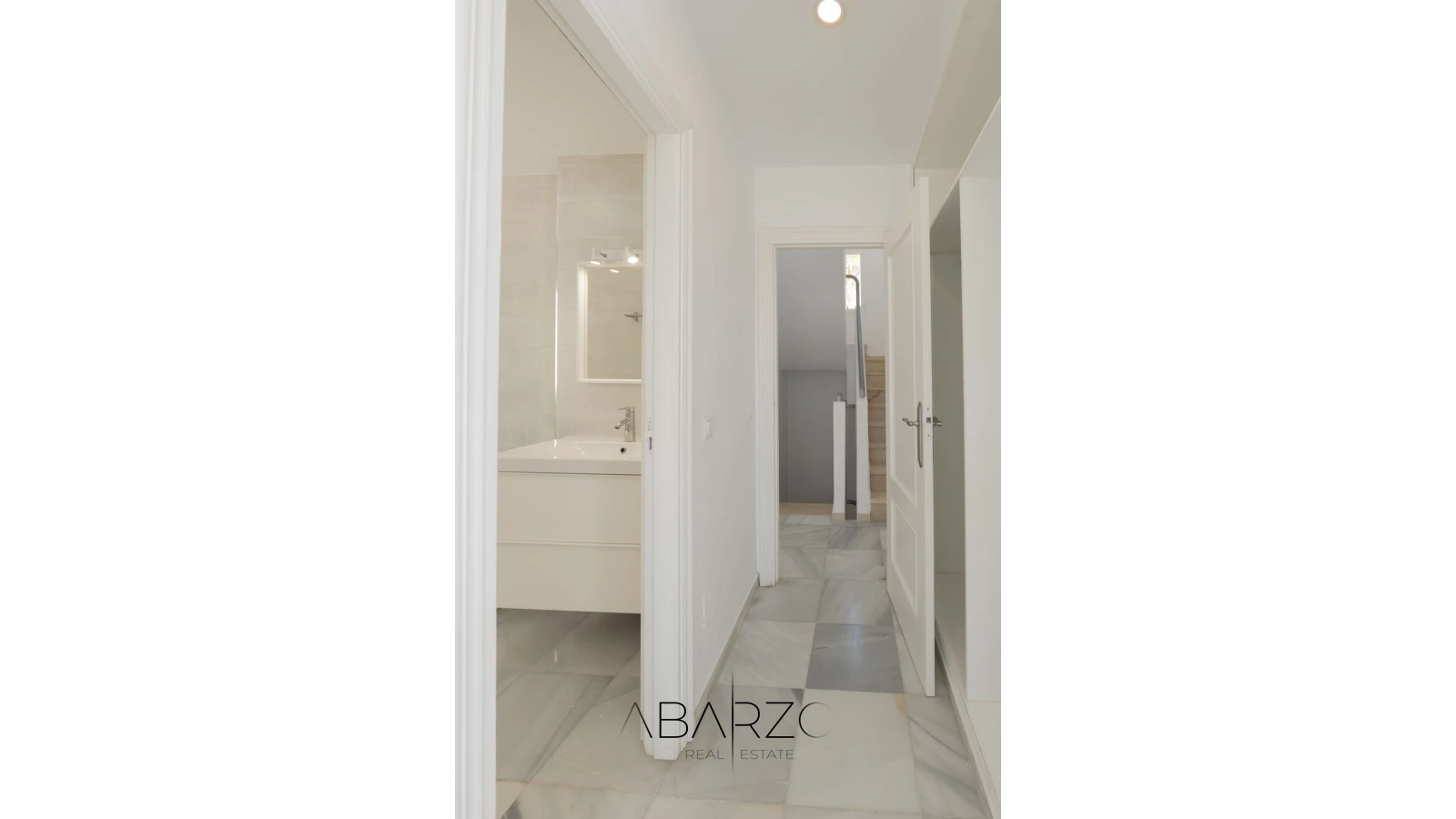 Freistehende Villa in Gehweite zu Puerto Banús, Marbella — interior, Puerto Banús, Marbella (25 of 38)