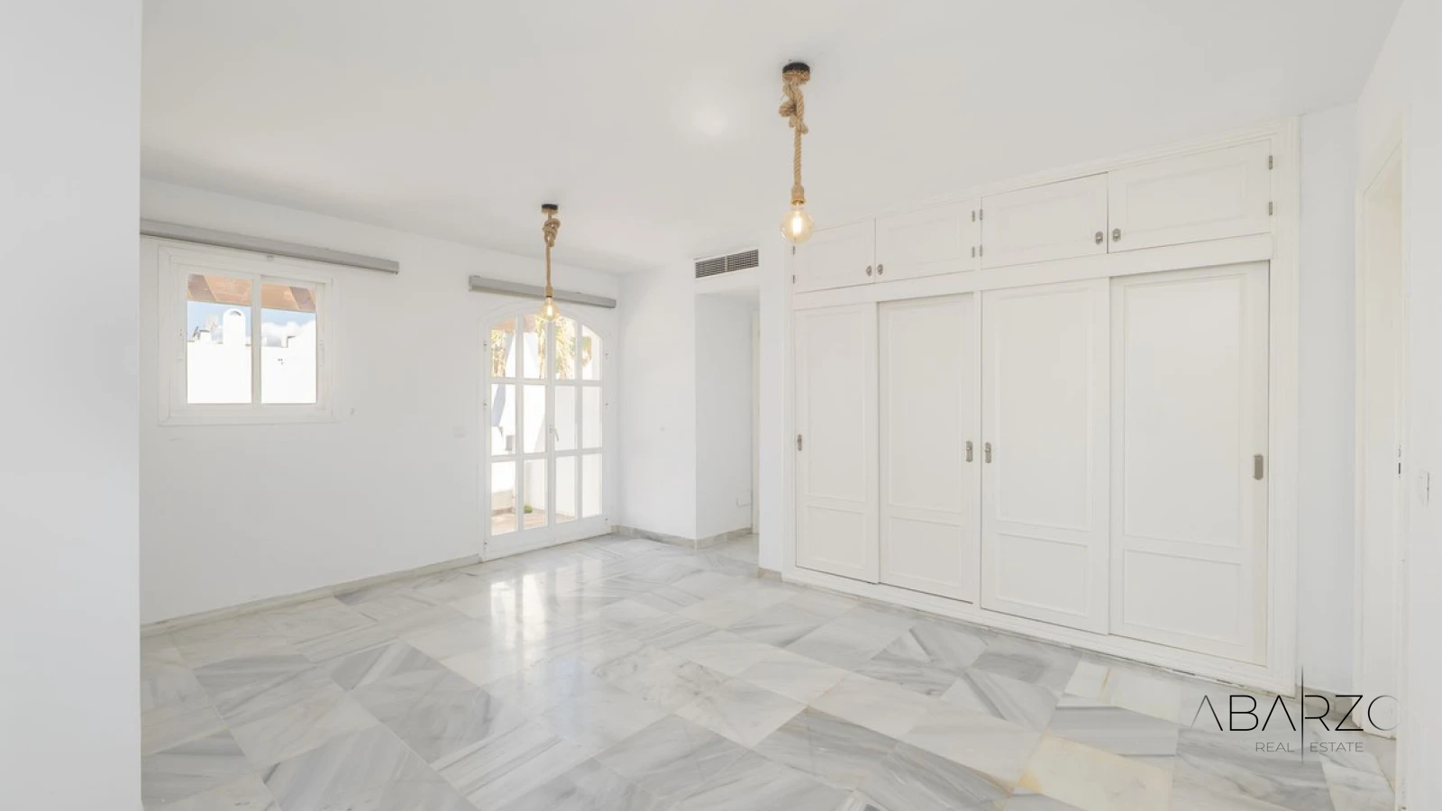 Freistehende Villa in Gehweite zu Puerto Banús, Marbella — interior, Puerto Banús, Marbella (21 of 38)