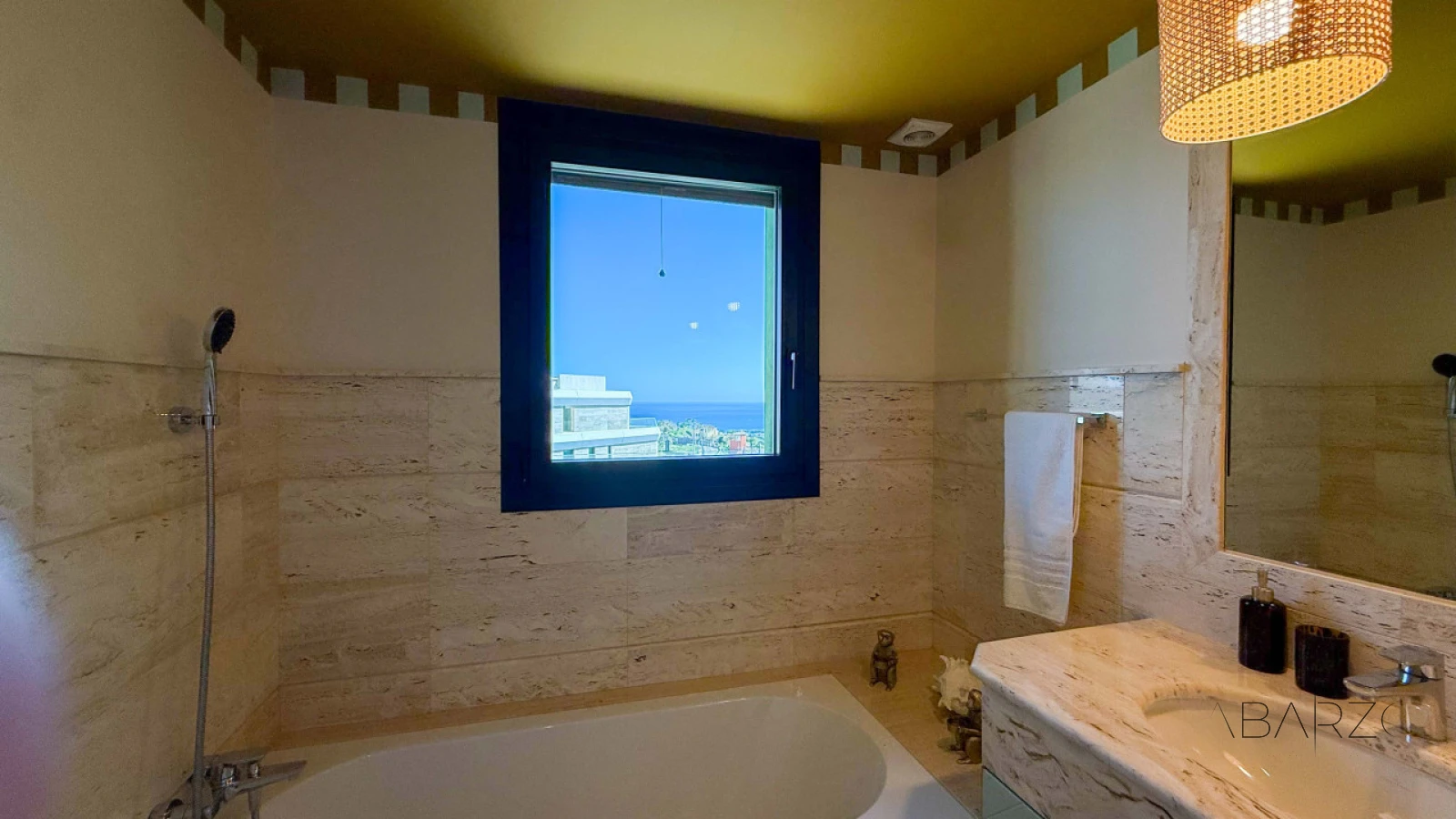 Exceptional villa in Selwo, Estepona  with infinity pool and private wellness area — interior, New Golden Mile, Estepona (78 of 98)