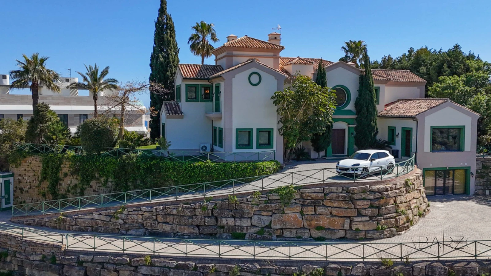 Exceptional villa in Selwo, Estepona  with infinity pool and private wellness area — interior, New Golden Mile, Estepona (3 of 98)