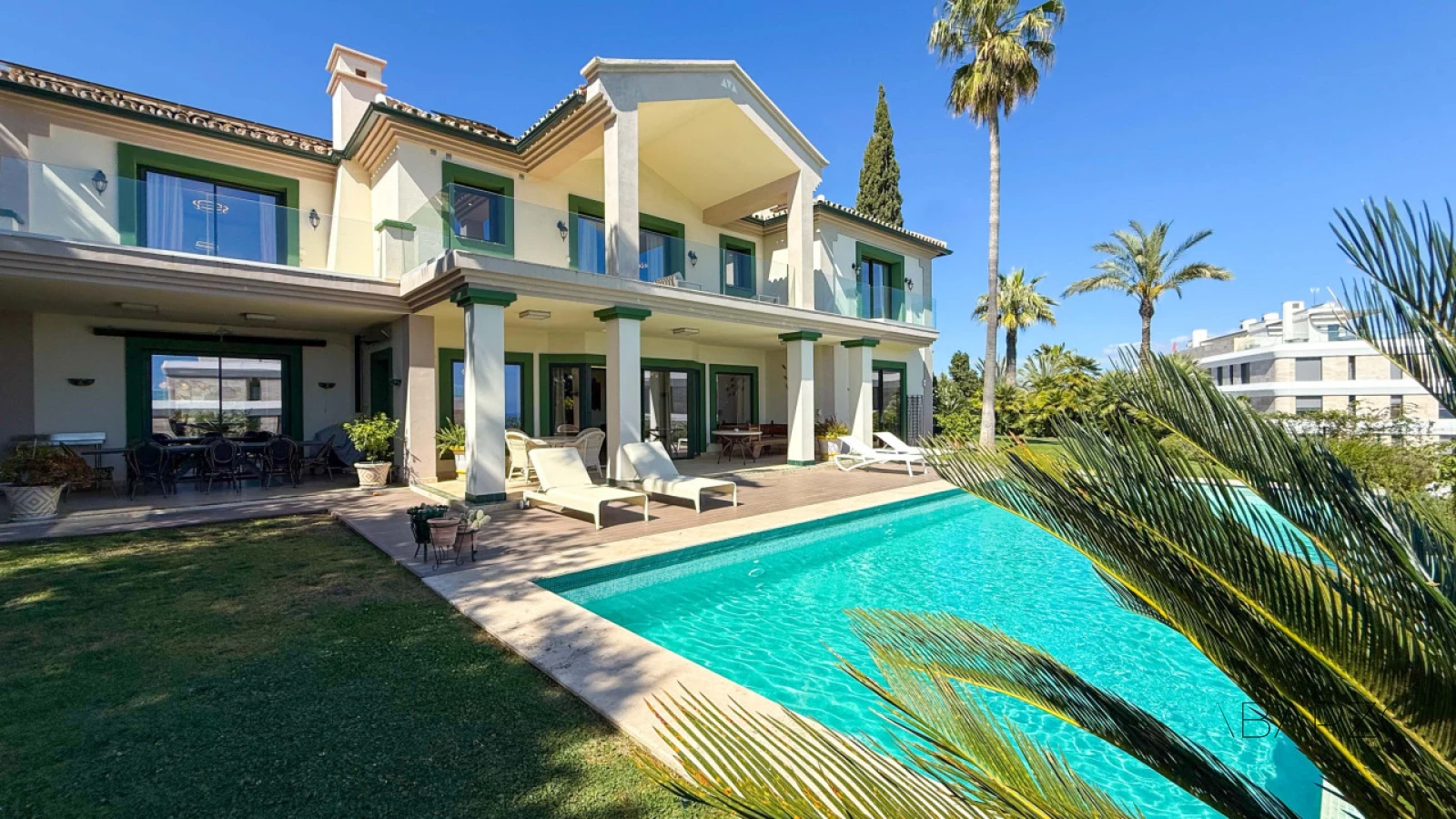 Exceptional villa in Selwo, Estepona  with infinity pool and private wellness area — interior, New Golden Mile, Estepona (2 of 98)
