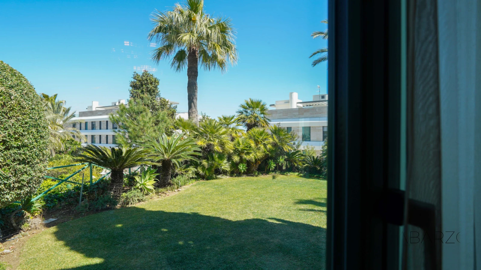 Exceptional villa in Selwo, Estepona  with infinity pool and private wellness area — interior, New Golden Mile, Estepona (55 of 98)