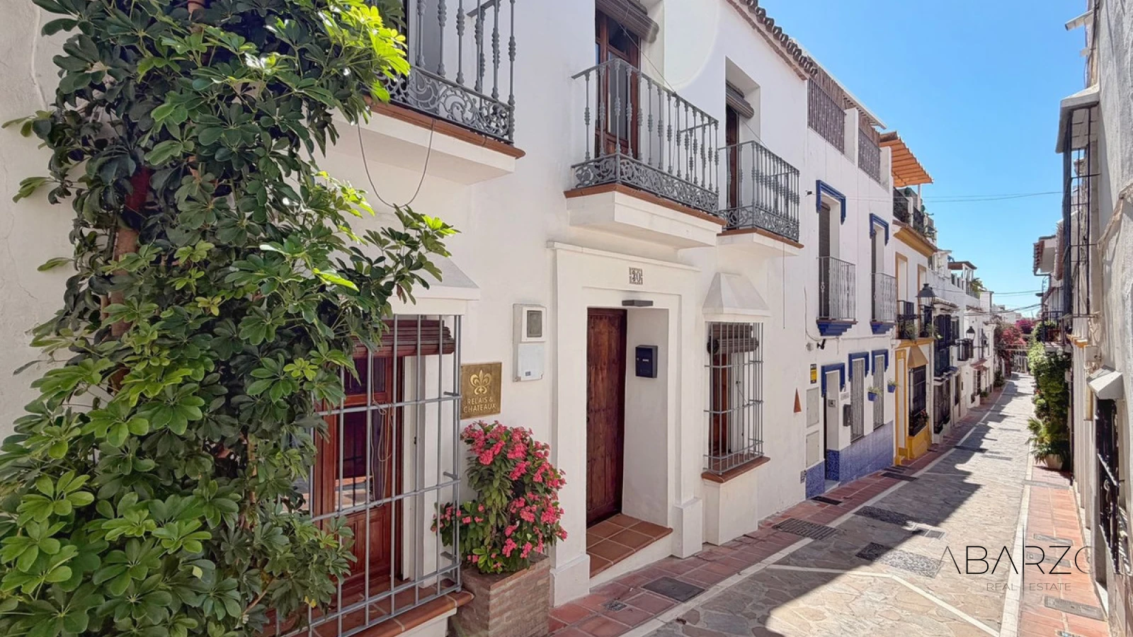 Casa con azotea en el casco antiguo, Marbella Centro — luxury property for sale in Marbella Centro, Marbella